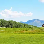 6 Person In Alsvag-by Traum *
