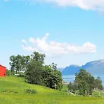 6 Person In Alsvag-by Traum